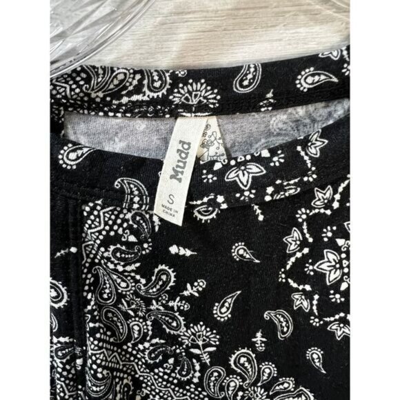 MUDD Halter Crop‎ Top Paisley Print Black Small - Picture 4 of 4